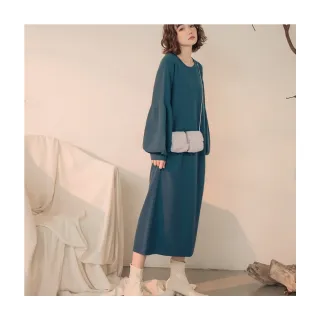 【OB 嚴選】純色柔軟泡袖細針織連身長袖洋裝 《FA2153》