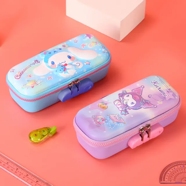 【SANRIO 三麗鷗】EVA材質閃亮可愛造型超大容量防水硬殼筆袋鉛筆盒-酷洛米/大耳狗/美樂蒂(密碼鎖筆盒)