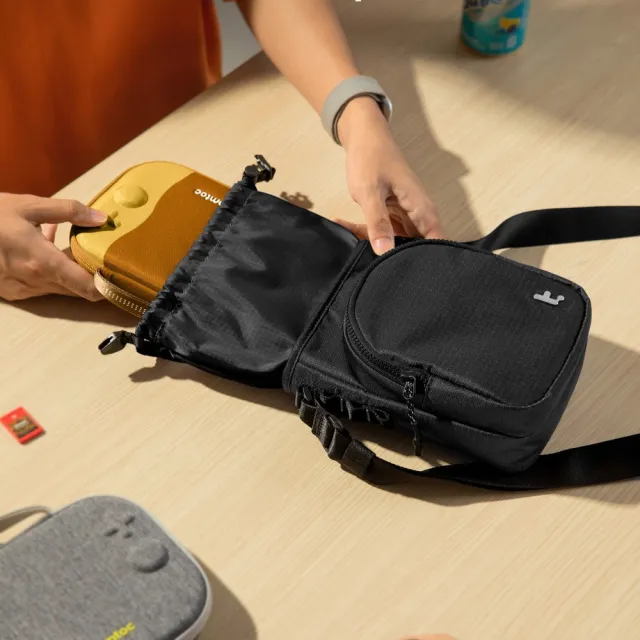 【tomtoc】Tomtoc 玩家首選 Switch 2 水桶包 曜石黑(斜肩包、水桶包、隨身包)
