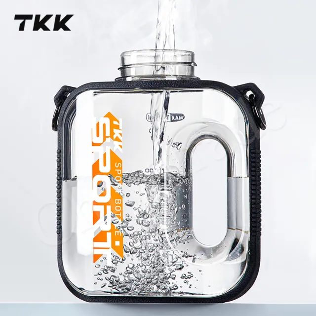 【TKK】美國進口Tritan邁噸系列 手提+背帶 直飲+吸管大容量 運動水壺1000ML-任選(附背帶)