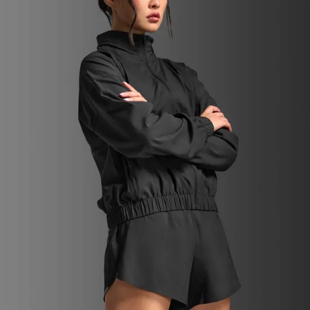 【2XU】W Aero Sheer Windbreaker 女士 暢跑連帽防風防潑水機能外套(黑)