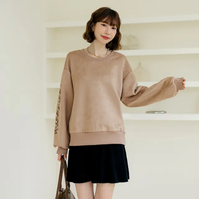 【OB 嚴選】素色麂皮葉子刺繡羅紋長袖上衣 《AB11351》