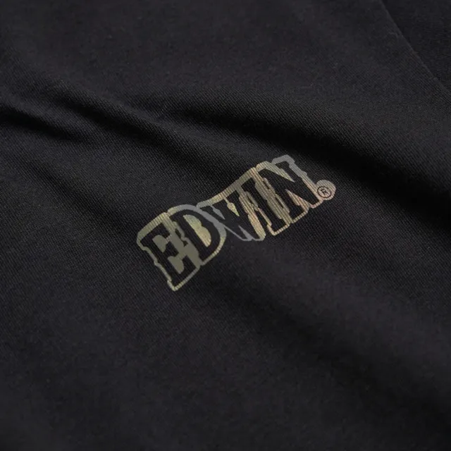 【EDWIN】男裝 虹光印花寬版短袖T恤(黑色)