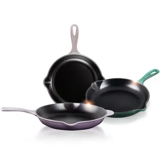 【Le Creuset】琺瑯鑄鐵鍋單柄圓煎盤23cm(藍鈴紫/綠光森林/燧石灰 3色選1)