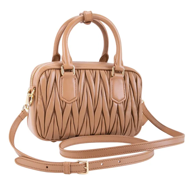 【MIU MIU】Arcadie matelasse 納帕皮革抓皺方型手提斜背包(焦糖色)