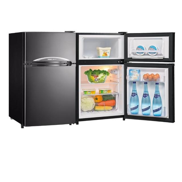 SANLUX 臺灣三洋 SR-C90B1 黑色小冰箱,右開式設計適合小空間使用,容量90L以下,深度≤60cm 輕鬆融入廚房。具一級能效能源標章,節省電費,手動除霜功能簡單實用,黑色外觀時尚耐看,提供原廠保固安心保障。理想的單人或小型家庭冰箱選擇! SANLUX台灣三洋 SR-C90B1