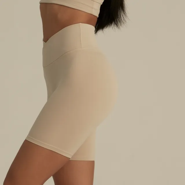 【VERVE】Luxo™ 交叉圓臀短Leggings(親膚、柔軟、透氣、3.5分長、修身、訓練穿搭、瑜珈、皮拉提斯)