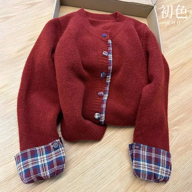 【初色】休閒寬鬆拼接格紋排扣圓領長袖針織毛衣開衫上衣女上衣-共2色-17235(F可選)