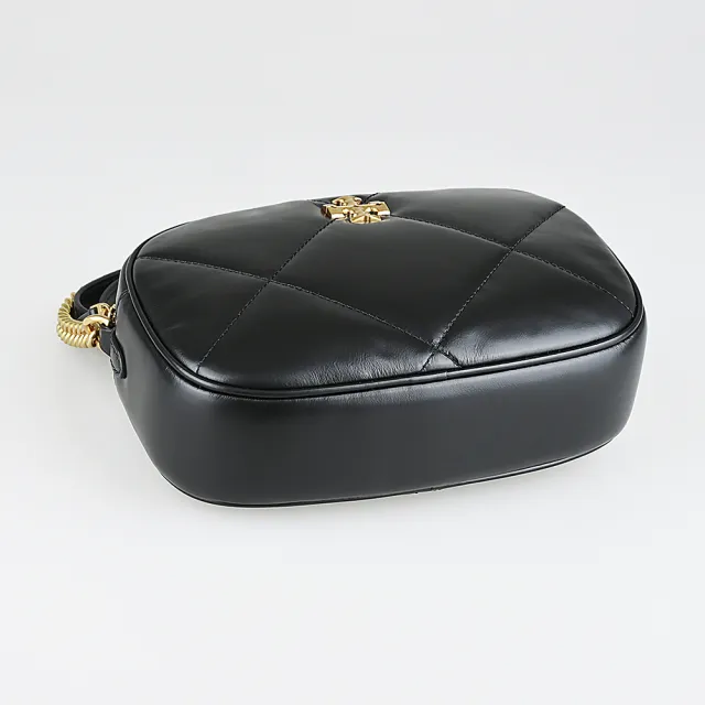 【TORY BURCH】TORY BURCH Kira古銅金雙T字LOGO小牛皮菱格絎縫設計拉鍊斜背相機包(小/黑)
