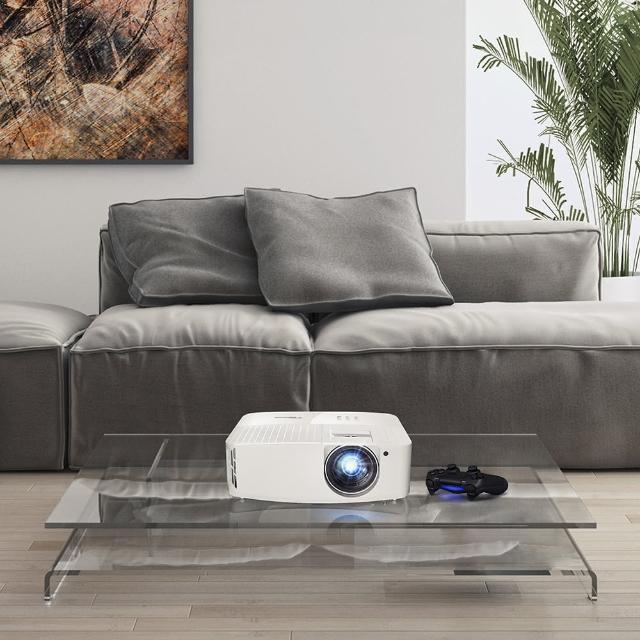Optoma 奧圖碼 GT2160HDR 短焦家用劇院投影機，支援 4K UHD 解析度 (3820 x 2160)，4000 流明亮度與 1,200,000:1 高對比，提供 36.4” – 300.5” 大畫面投影。具短焦投影、側投功能、REC709 色域準確還原與減少噪音設計，內建喇叭，投射距離僅 0.4m – 3.4m，適合居家娛樂。燈泡壽命長達 15,000 小時，三年保固 (需註冊)，中國製造 BSMI 認證。