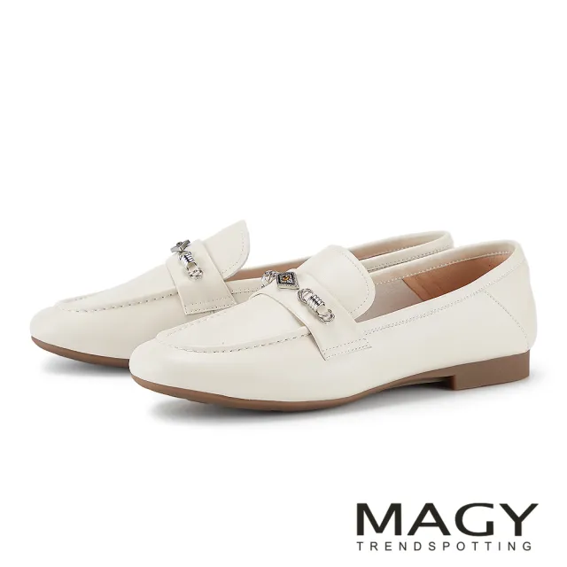 【MAGY】羊皮金飾綴釦優雅百搭平底樂福鞋 米色