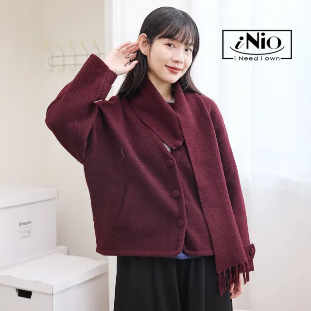 【iNio 衣著美學】圍巾式典雅毛呢外套 V領搭配扣環圍巾 寬鬆剪裁 長袖上衣外套 CDW4734