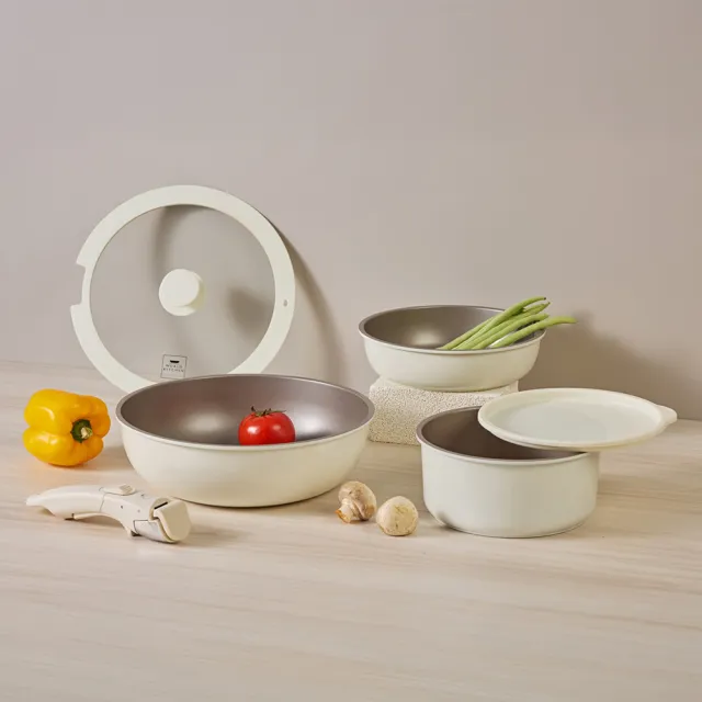 【CorelleBrands 康寧餐具】WORLD KITCHEN 鑄造鈦不沾鍋具六件組(18cm湯鍋+蓋/20cm平煎/26cm深煎+蓋/手柄)