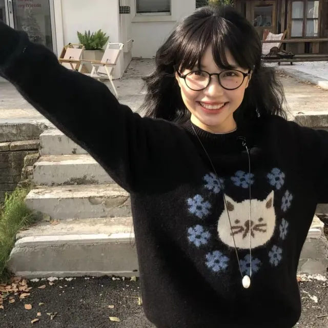 【AS 梨卡】女裝 毛衣 針織衫 圓領針織 慵懶風毛衣 貓頭圖案 小花上衣 長袖針織 百搭 ES012(毛衣 針織衫)