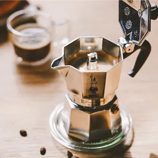 【Bialetti 比亞樂堤】經典摩卡壺MOKA-1杯份-3色任選(義式濃縮/免插電咖啡機/百年咖啡壺/原廠保固2年)