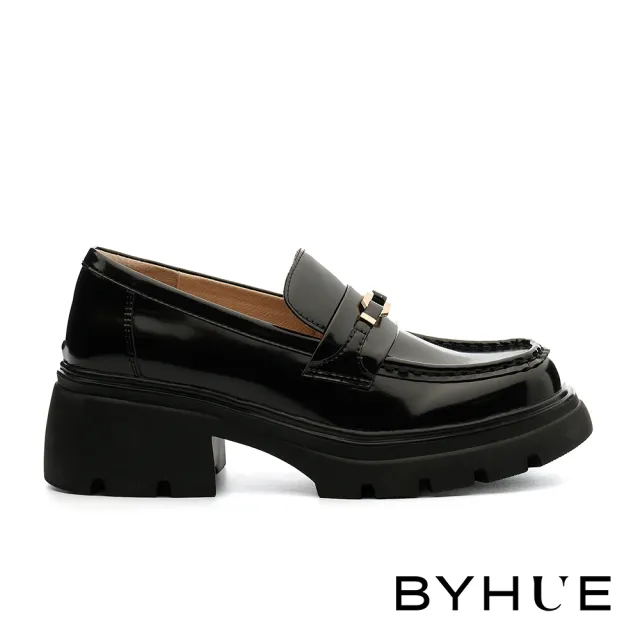 【BYHUE】別致時尚金屬釦寬帶開邊珠牛皮樂福軟芯厚底鞋(黑)