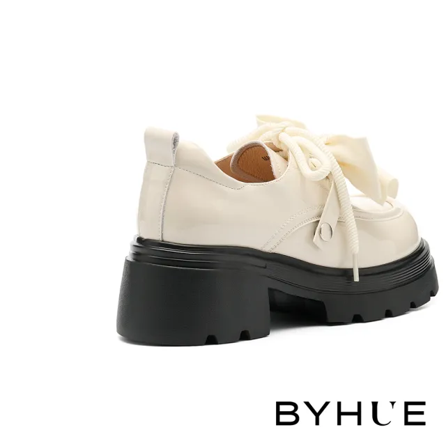 【BYHUE】奶油純欲風多穿活動條帶牛漆皮綁帶軟芯厚底鞋(米白)