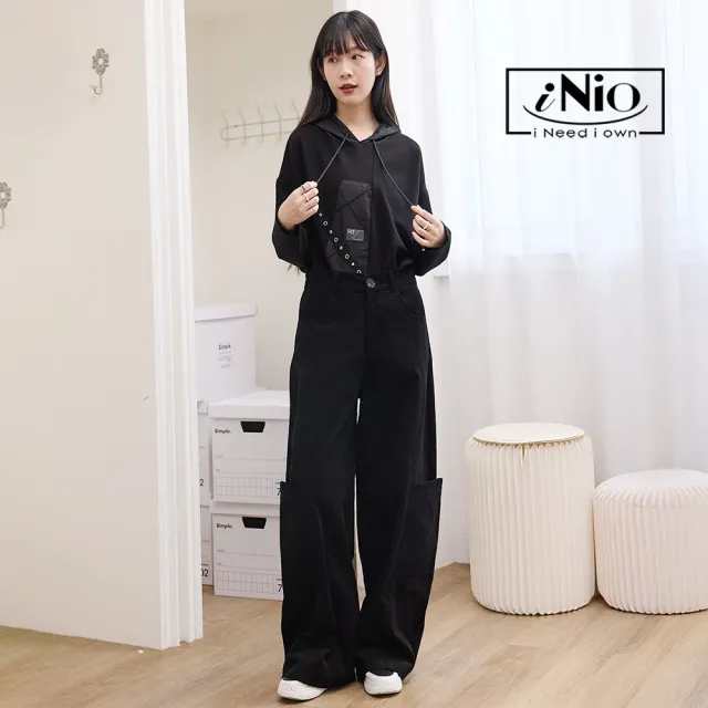 【iNio 衣著美學】後鬆緊腰顯瘦工裝褲 特色褲管 超大口袋拼接 舒適有型休閒褲 CEW2860
