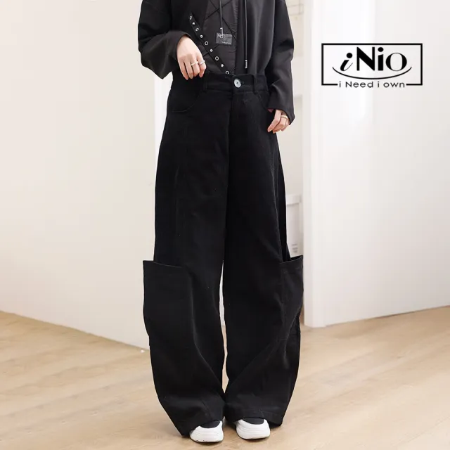 【iNio 衣著美學】後鬆緊腰顯瘦工裝褲 特色褲管 超大口袋拼接 舒適有型休閒褲 CEW2860