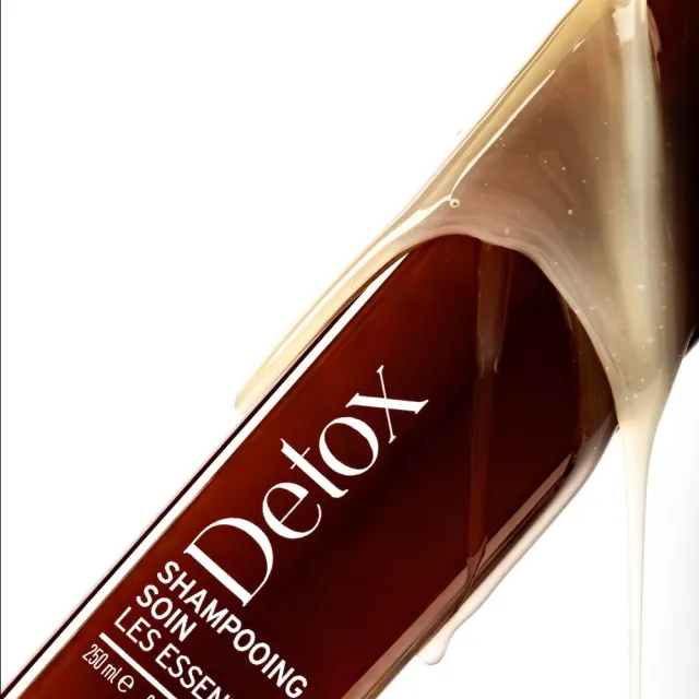 【VEGETALEMENT PROVENCE】清爽淨化輕盈洗髮精 輕盈排污 頭皮清潔 Detox 護理洗髮精（250 ml）