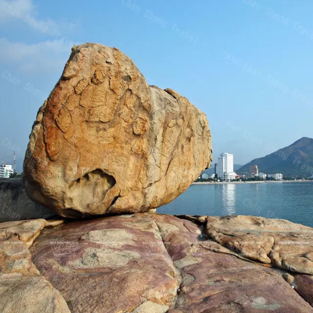越南越尊爵-皇帝號遊船+海上竹桶船+珍珠樂園5日(無購物)
