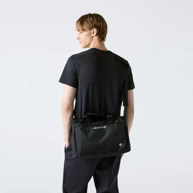 【DESCENTE】手提包 健身包 運動包 旅行包 TRAINING COMPACT GYM BAG 15 黑 SR123TBG1A-BLK0