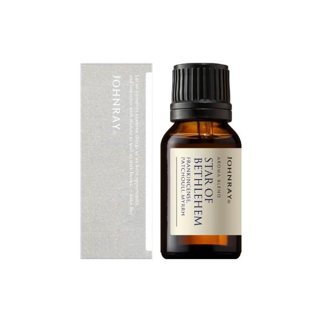 約翰森林JOHNRAY精心調和三大品種薰衣草精油，凝聚三重安撫能量的舒眠香氛。三種薰衣草複方精華，提供保養擴香、洗潤、沐浴、美體等多重用途，回每個人自癒力的植物芳療。薰衣草能量芳療級產品，從高海拔到地平線花海，三種薰衣草合奏萬用撫慰能量，為身心帶來晚安樂章般的放鬆體驗。