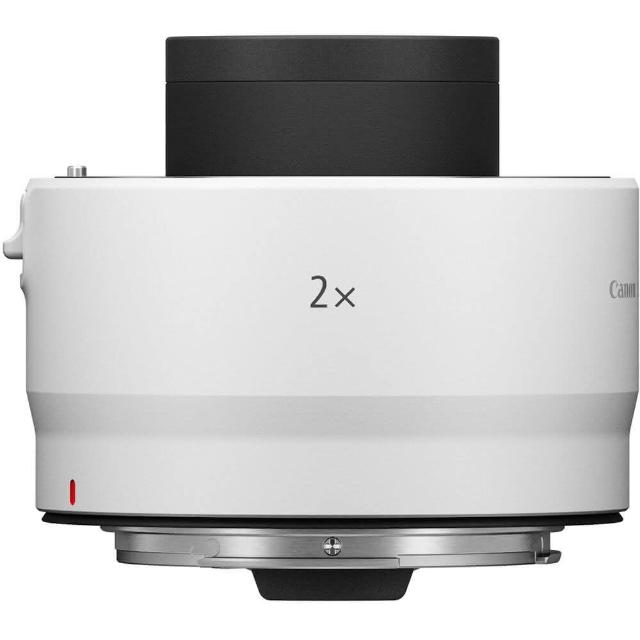Canon佳能 RF 2.0X Canon RF 2.0x 延伸鏡專為RF接環鏡頭設計,將焦距瞬間加倍至2倍,維持高畫質與自動對焦效能。適合野生動物、體育攝影等遠距拍攝需求,輕巧耐用,提升您的專業攝影體驗。