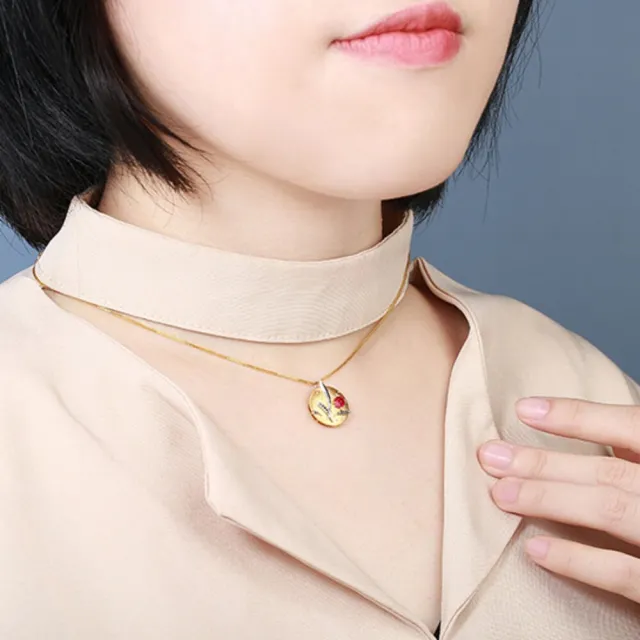 海斯珠寶 天然紅寶石 18K金鑽石 圓形吊墜 橢圓形切割 霧面拉絲工藝 雙色金設計 藝術氣息 質感穿搭