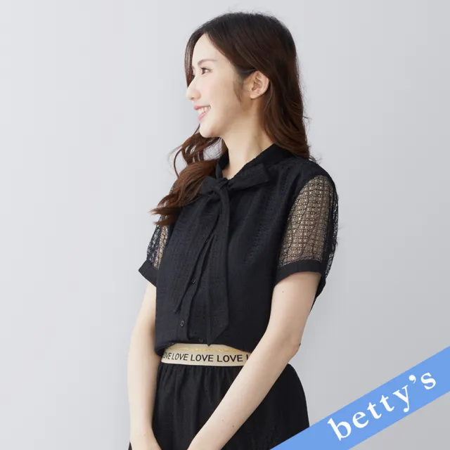 【betty’s 貝蒂思】洞洞蕾絲領口綁帶短袖襯衫(黑色)