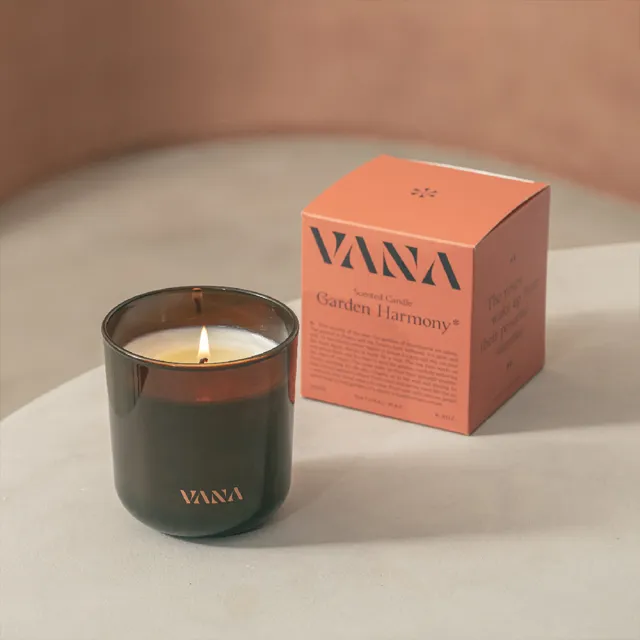 【VANA】瑞典純淨香氛蠟燭250g – 北歐花園｜玫瑰花香調｜天然植物蠟｜純素安心使用｜優雅居家香氛