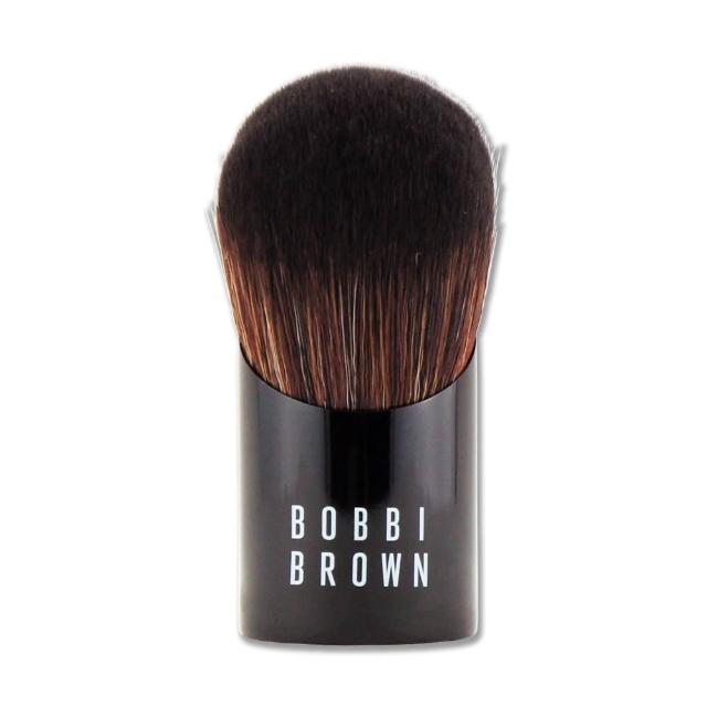 BOBBI BROWN 大師定妝刷 BOBBI BROWN 芭比波朗 大師定妝刷(公司貨) 是專櫃正品,適用於臉部定妝,適合各種肌膚。刷毛柔軟均勻,能輕柔地將粉底或散粉均勻拍打上臉,打造自然持妝效果。產品為國內專櫃公司貨,品質有保障,產地依商品包裝顯示,儲存期限請詳見產品包裝標示。