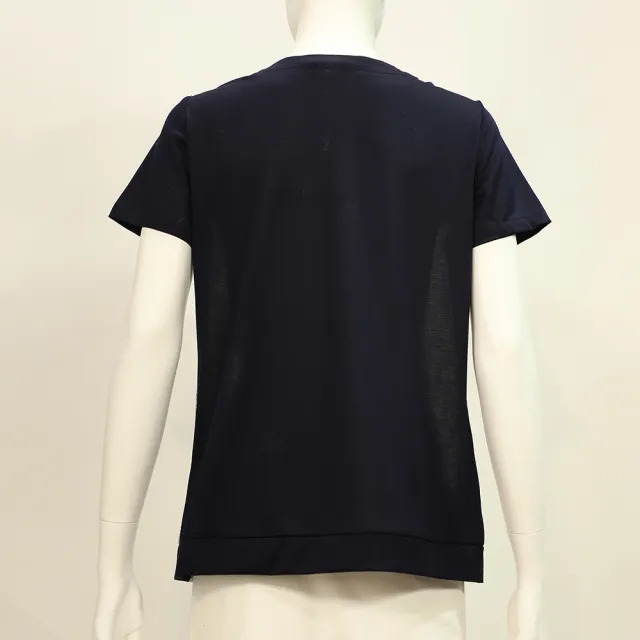 【ILEY 伊蕾】圖騰拼接絲光棉上衣(深藍；M-3L；1262181221)