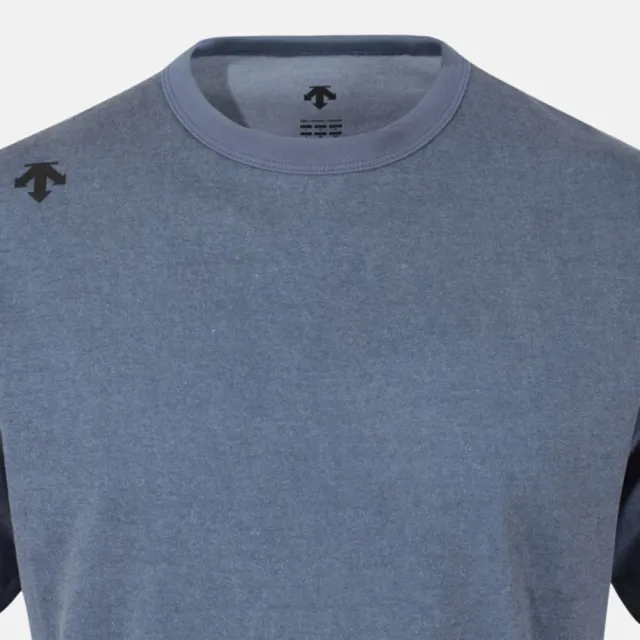 【DESCENTE】短袖上衣 男  MEN PIGMENT DYE  SHORT SLEEVE T-SHIRTS 牛仔藍 SR121TTS11-DBLU