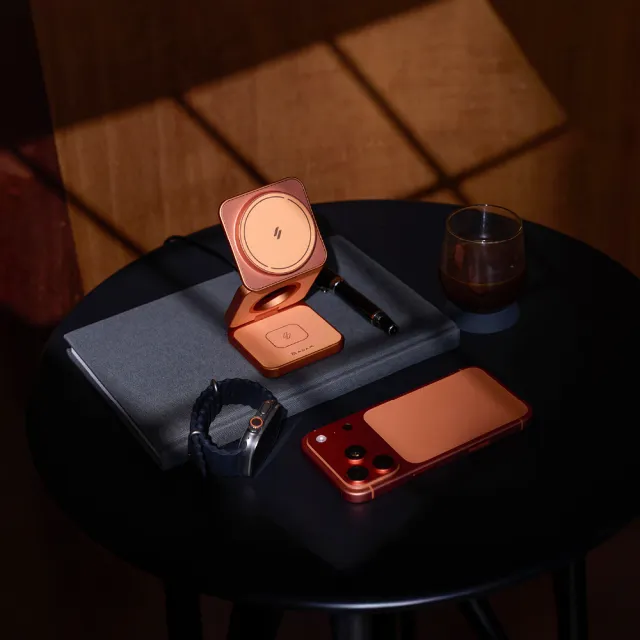 【ADAM 亞果元素】Mag 3 Ultra Qi2.2 25W 折疊式三合一無線充電座(無線/Magsafe)