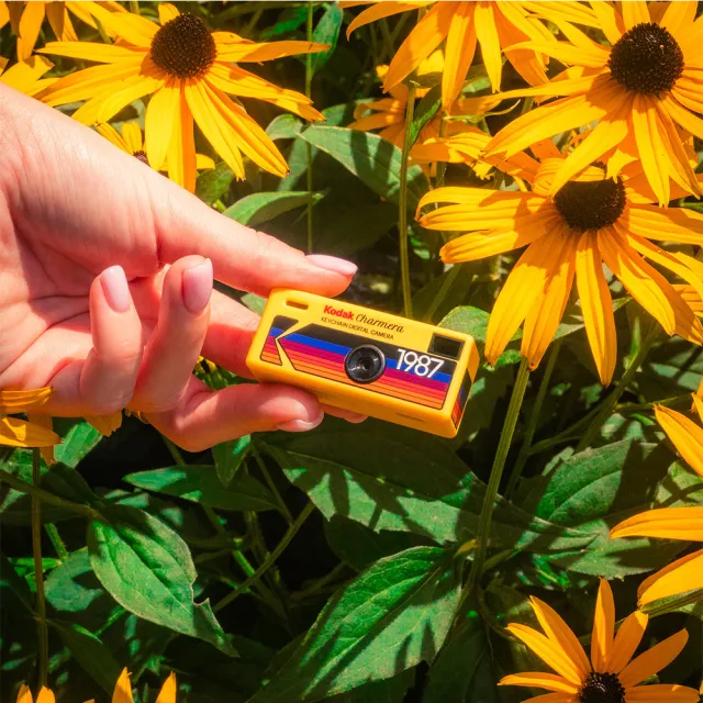 【Kodak 柯達】Charmera 迷你數位相機鑰匙圈 盲盒（一個）(隨機出貨)