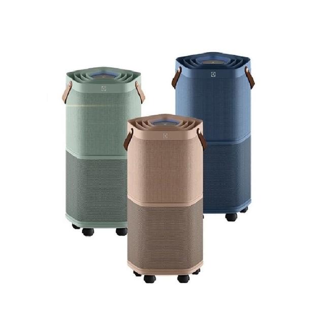 Electrolux 伊萊克斯 EP71-56GRA 空氣清淨機，搭載 HEPA 濾網與活性碳濾網，有效過濾 PM2.5 與異味，適用 22 坪空間。機身尺寸 315x315x590mm，重量 7.9kg，40W 低耗電，110V 電源，配備 EFDCLN4 濾網與說明書。中國製造，BSMI 許可 R33428，2 年保固。適閤家庭辦公室使用，提供潔淨空氣環境。