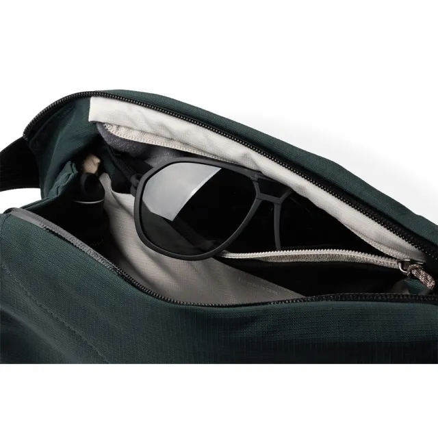 【Bellroy】Venture Sling 6L 帶襯墊斜背包(BMVA)