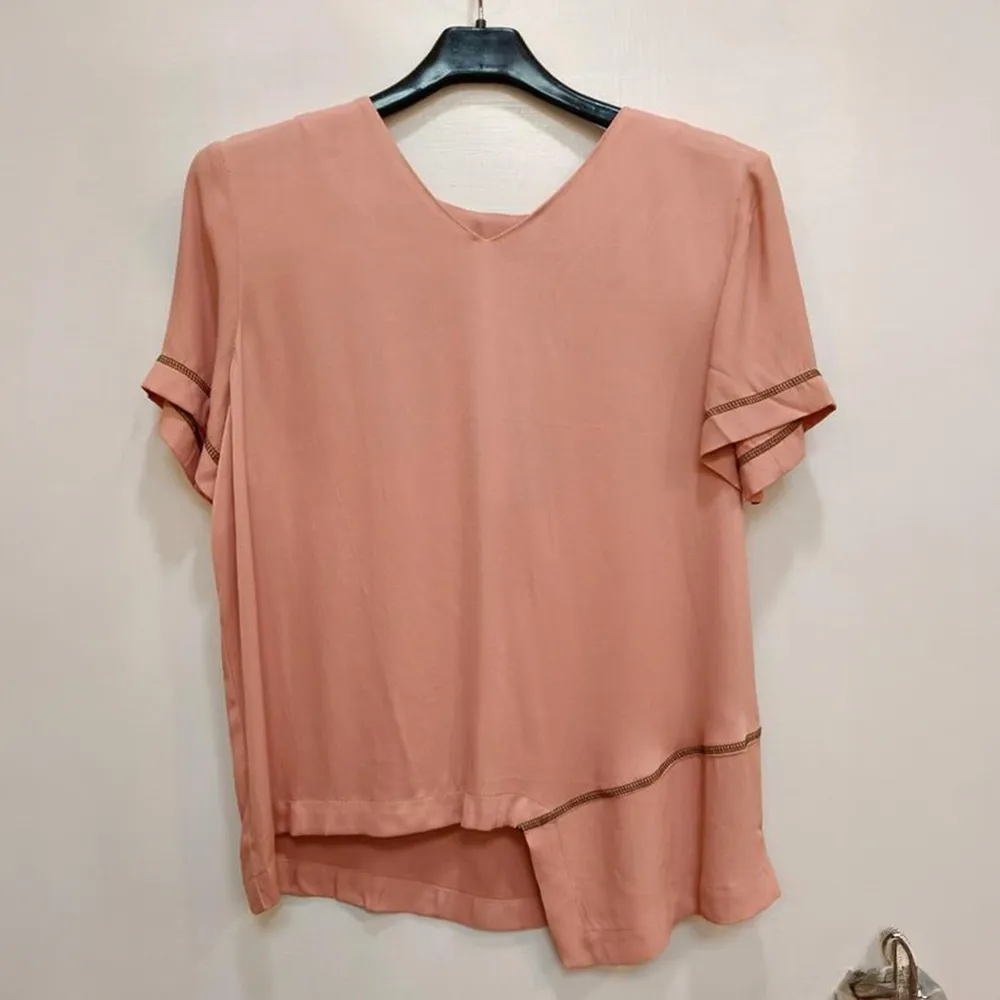 【ICHE 衣哲】Cop.Copine 法國原裝進口親膚貴婦粉層次斜襬造型針織上衣