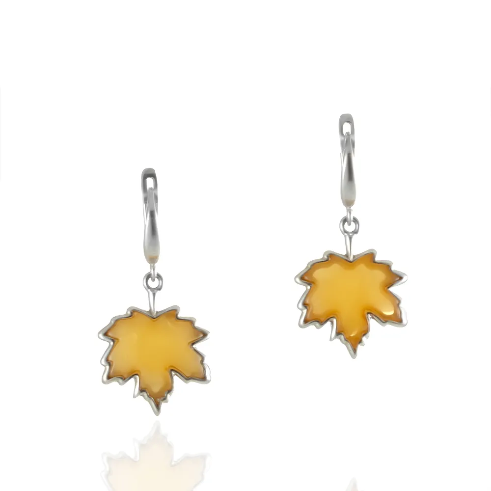 【Woogie武吉珠寶】琥珀蜜蠟設計師精品蜜蠟耳環(楓葉18x18mm)