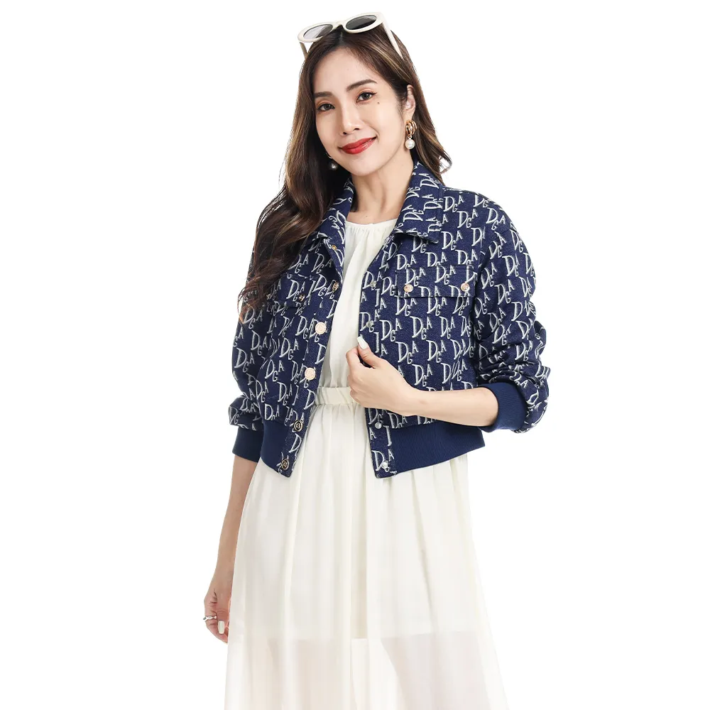 【MON’S】精品字母緹花棒球外套(直)