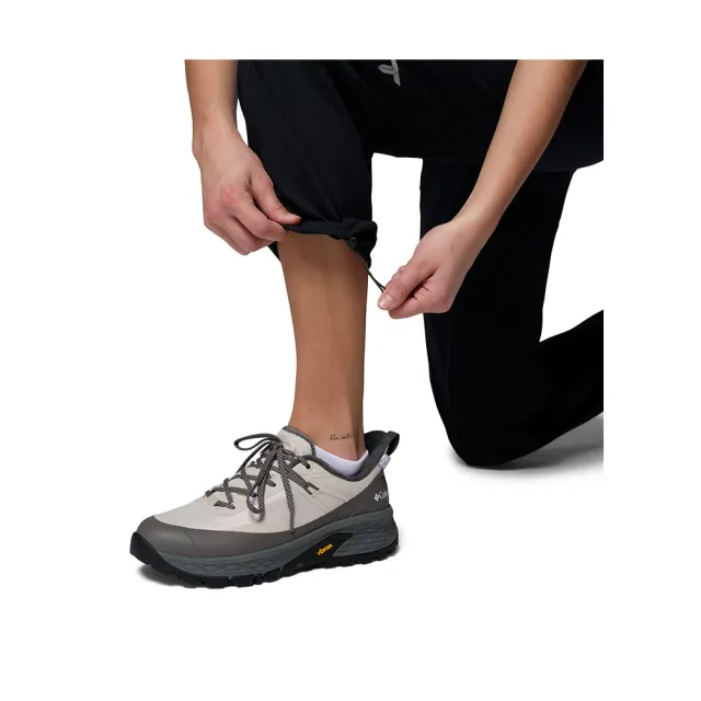 【Columbia 哥倫比亞】女款-防潑水長褲-Cosmiques Pro™Nylon Pant-黑色(UAR90600BK/KS)
