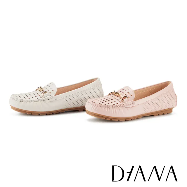 【DIANA】羊皮壓花透氣沖孔飾釦樂福鞋 白色