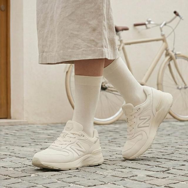【NEW BALANCE】NB Gore-tex 防水鞋 慢跑鞋_U880G6UD-2E_中性_燕麥色