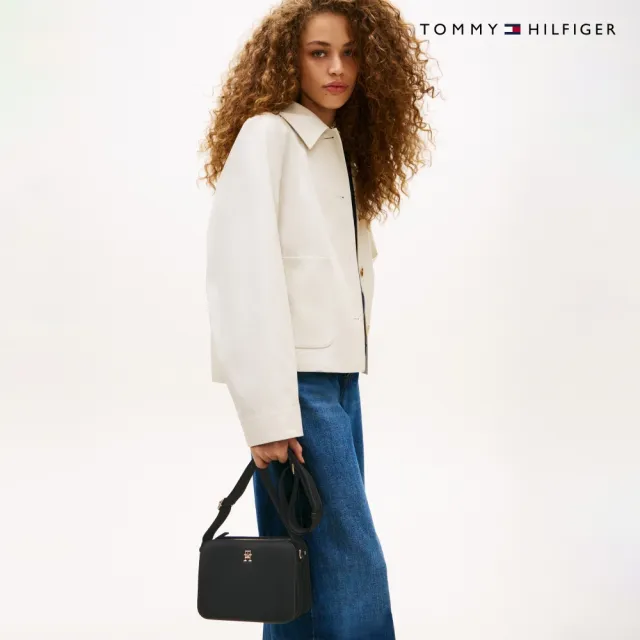【TOMMY HILFIGER】官方旗艦館標誌飾帶相機包_黑色
