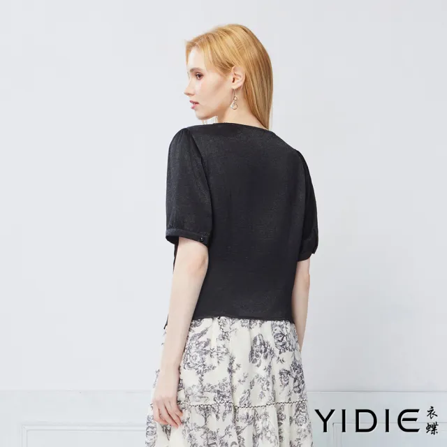 【YIDIE】光澤感扭結串珠修身上衣-黑