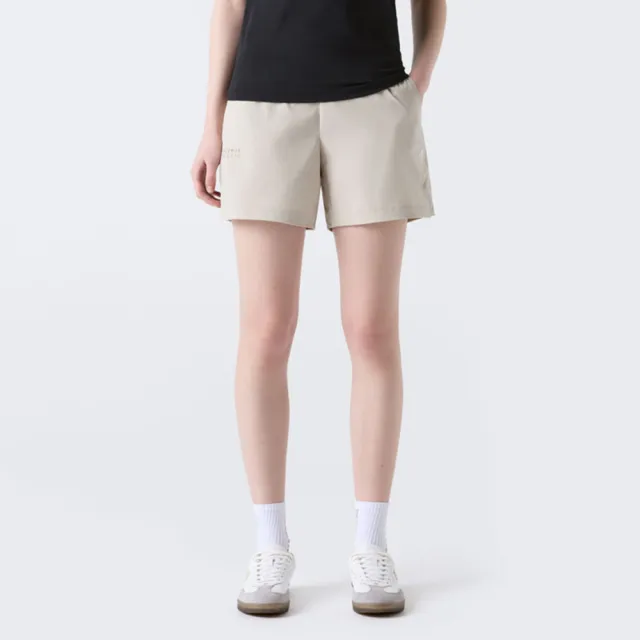 【DESCENTE】短褲 女 運動褲 快排 WOMEN 4.5 WOVEN HALF PANTS 卡其 SR122PHP21-BEIG