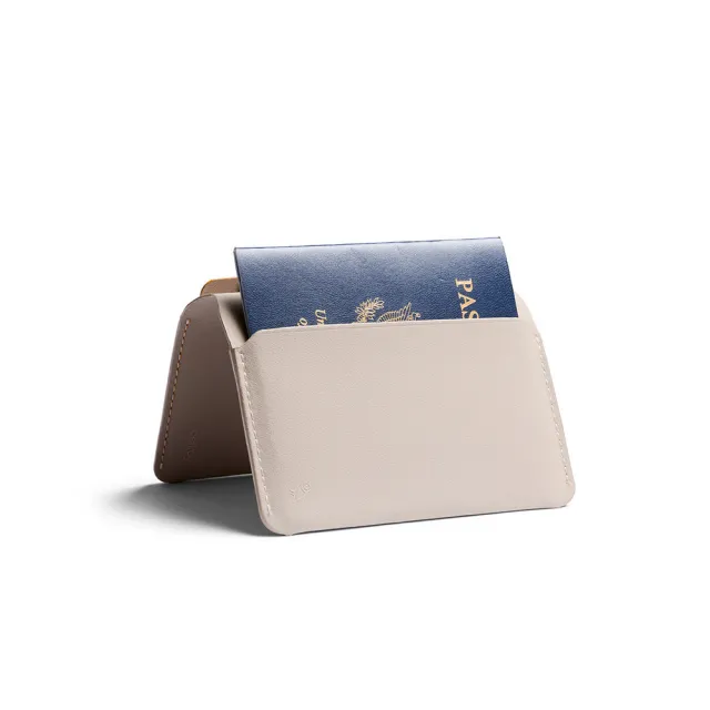 【Bellroy】Passport Cover 磁吸 多功能 皮革護照套(WPCA)