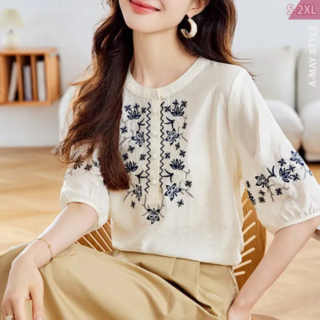 【Amay Style 艾美時尚】夏新品 中大尺碼女裝 復古民族風刺繡圓領寬鬆五分袖上衣。S-2XL(米.預購)
