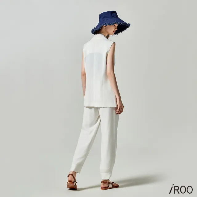 【iROO】白色棉麻背心式外套